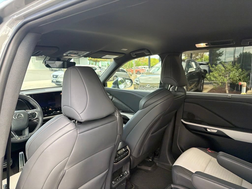 Certified 2026 Lexus TX 500h AWD w/ Technology Package image 19