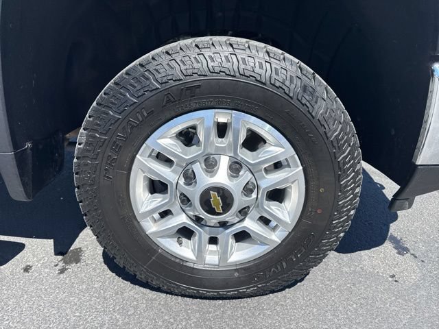 Used 2025 Chevrolet Silverado 2500 LT w/ Convenience Package AWD/4WD image 9