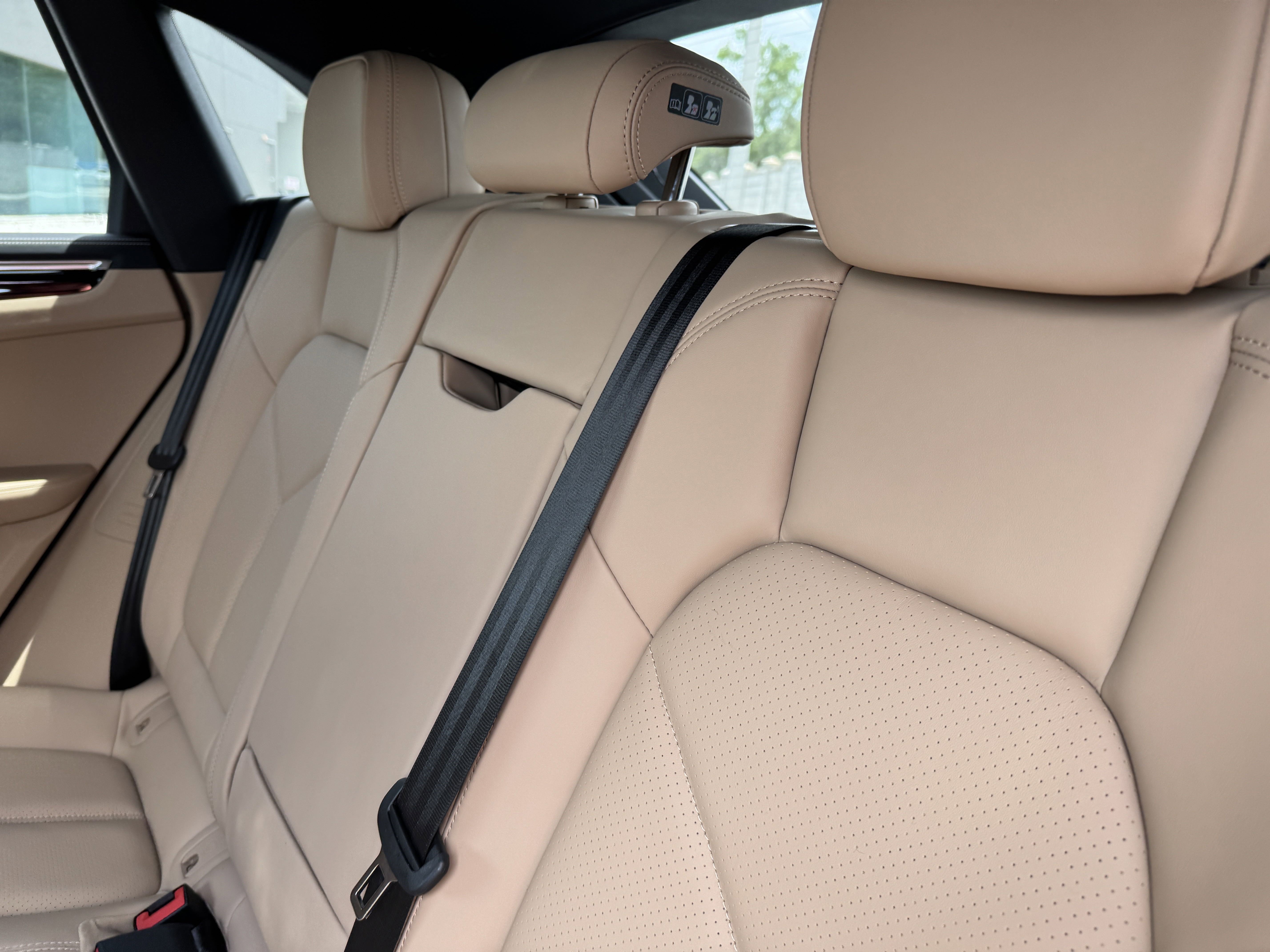 Certified 2025 Porsche Macan image 21