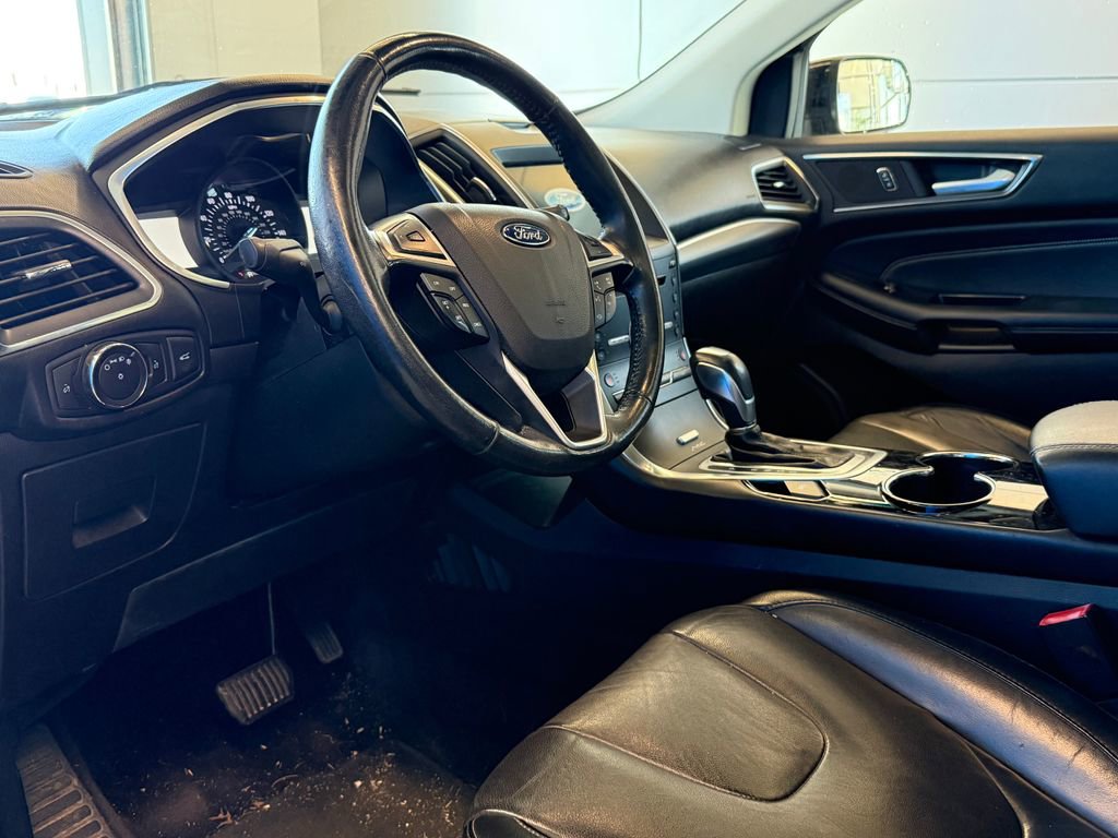 Used 2016 Ford Edge Titanium AWD/4WD image 10