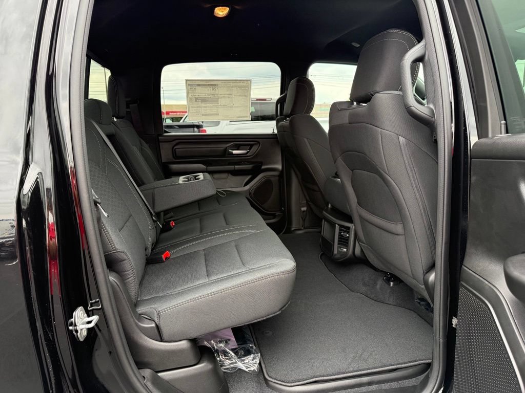 New 2026 RAM 1500 Express AWD/4WD image 17