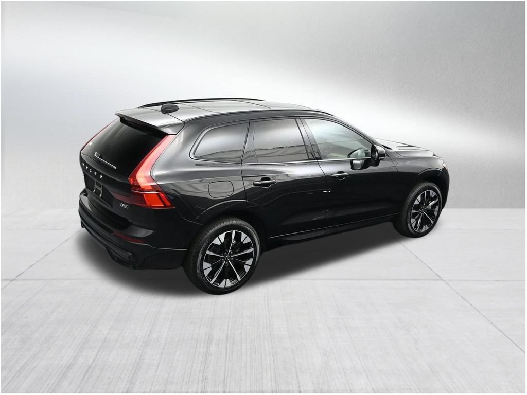 New 2026 Volvo XC60 B5 Plus AWD/4WD image 17