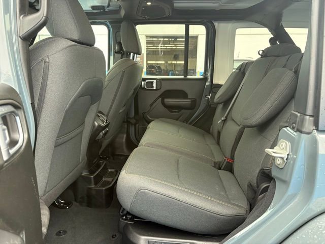 Used 2024 Jeep Wrangler Unlimited image 9