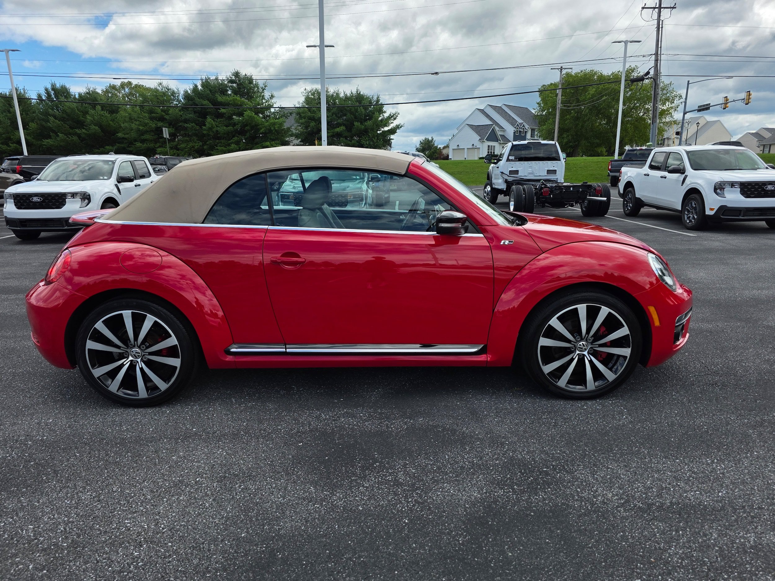 Used 2014 Volkswagen Beetle R-Line FWD image 6
