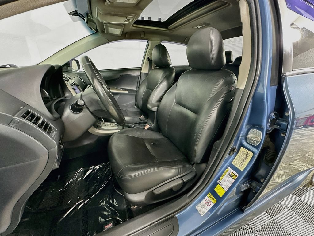Used 2013 Toyota Corolla S w/ Premium Complete Pkg FWD image 22