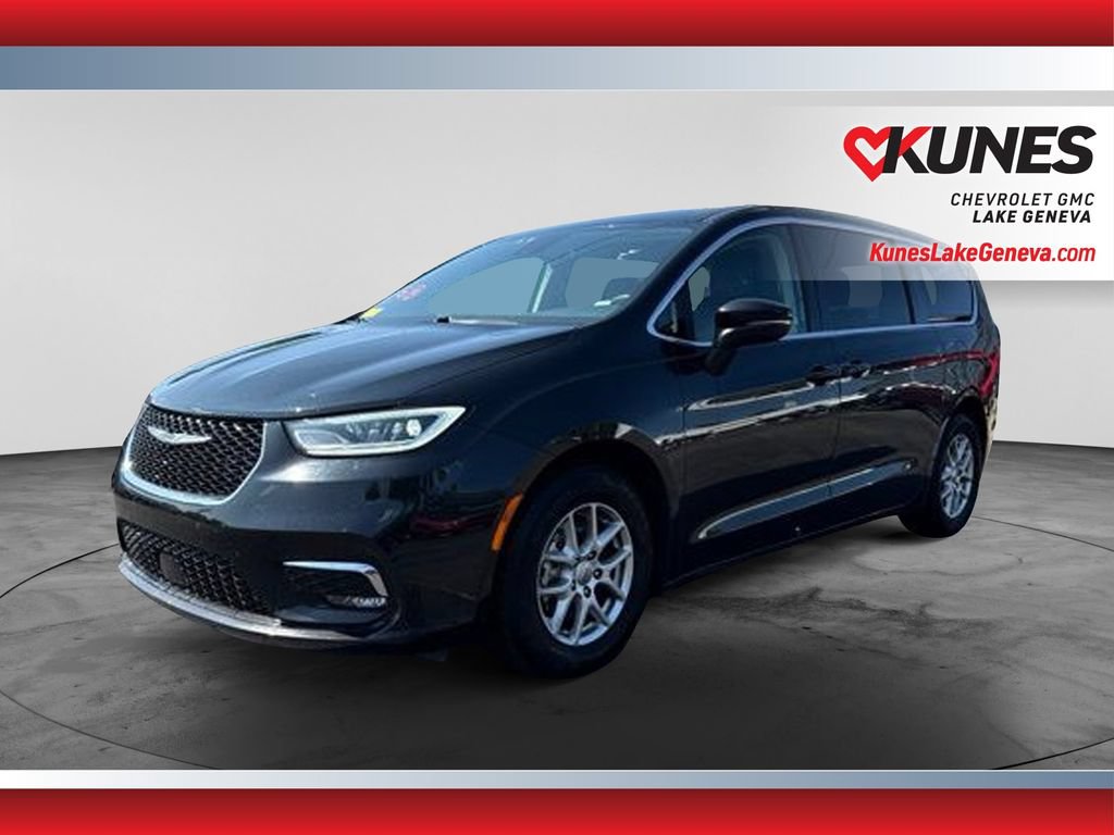 Used 2023 Chrysler Pacifica Touring-L FWD image 10