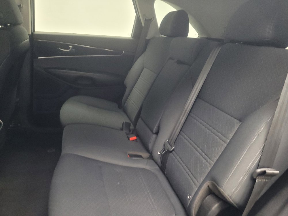 Used 2019 Kia Sorento S image 18