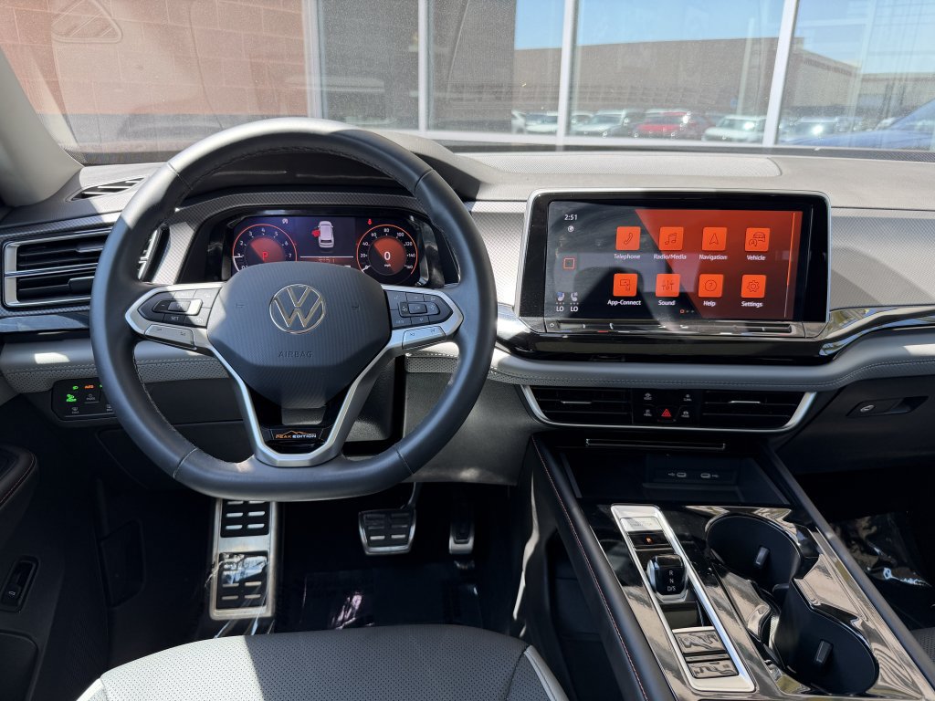 Used 2024 Volkswagen Atlas Peak Edition SEL AWD/4WD image 16