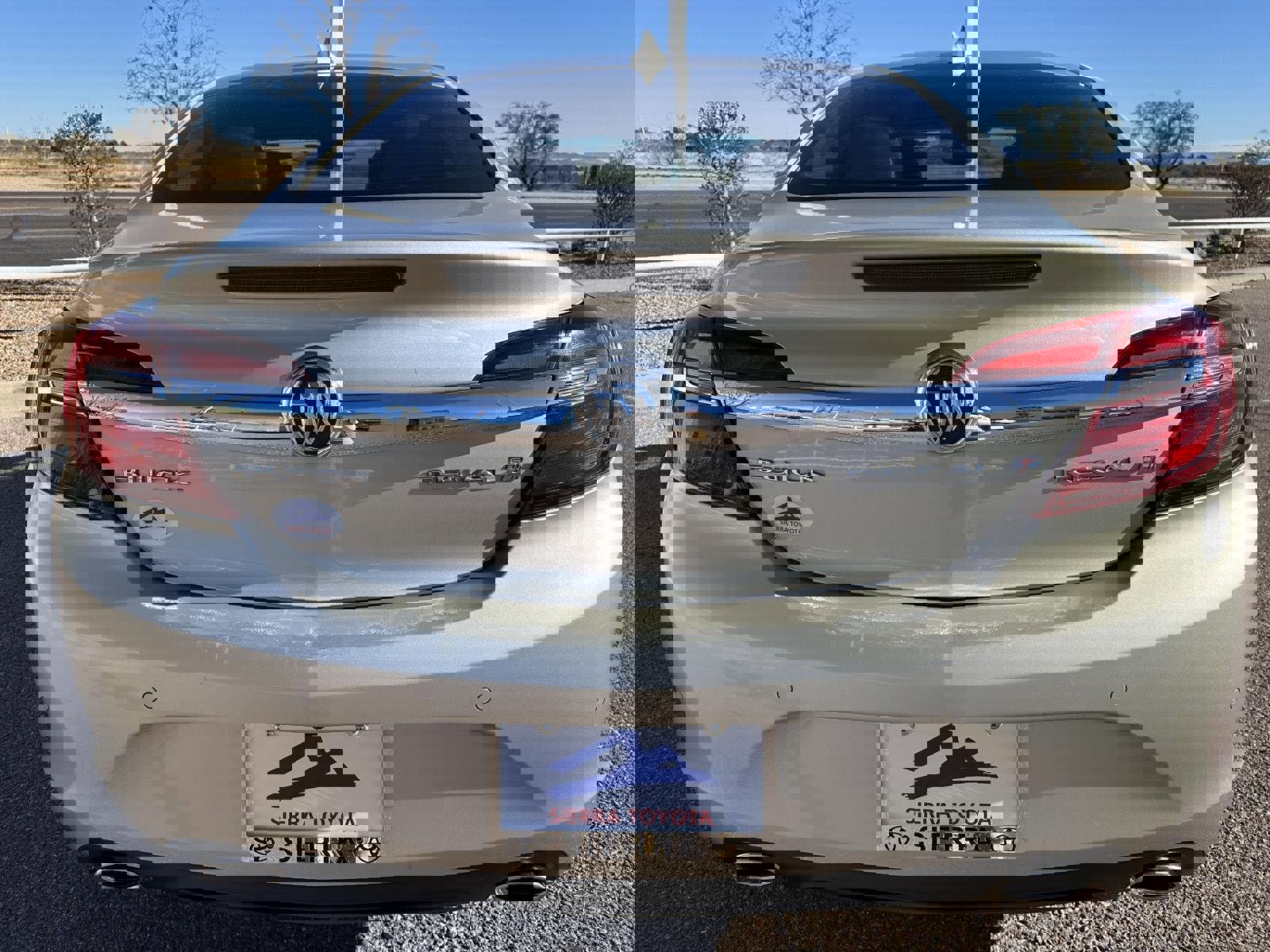 Used 2015 Buick Regal Premium w/ Experience Buick Package image 4