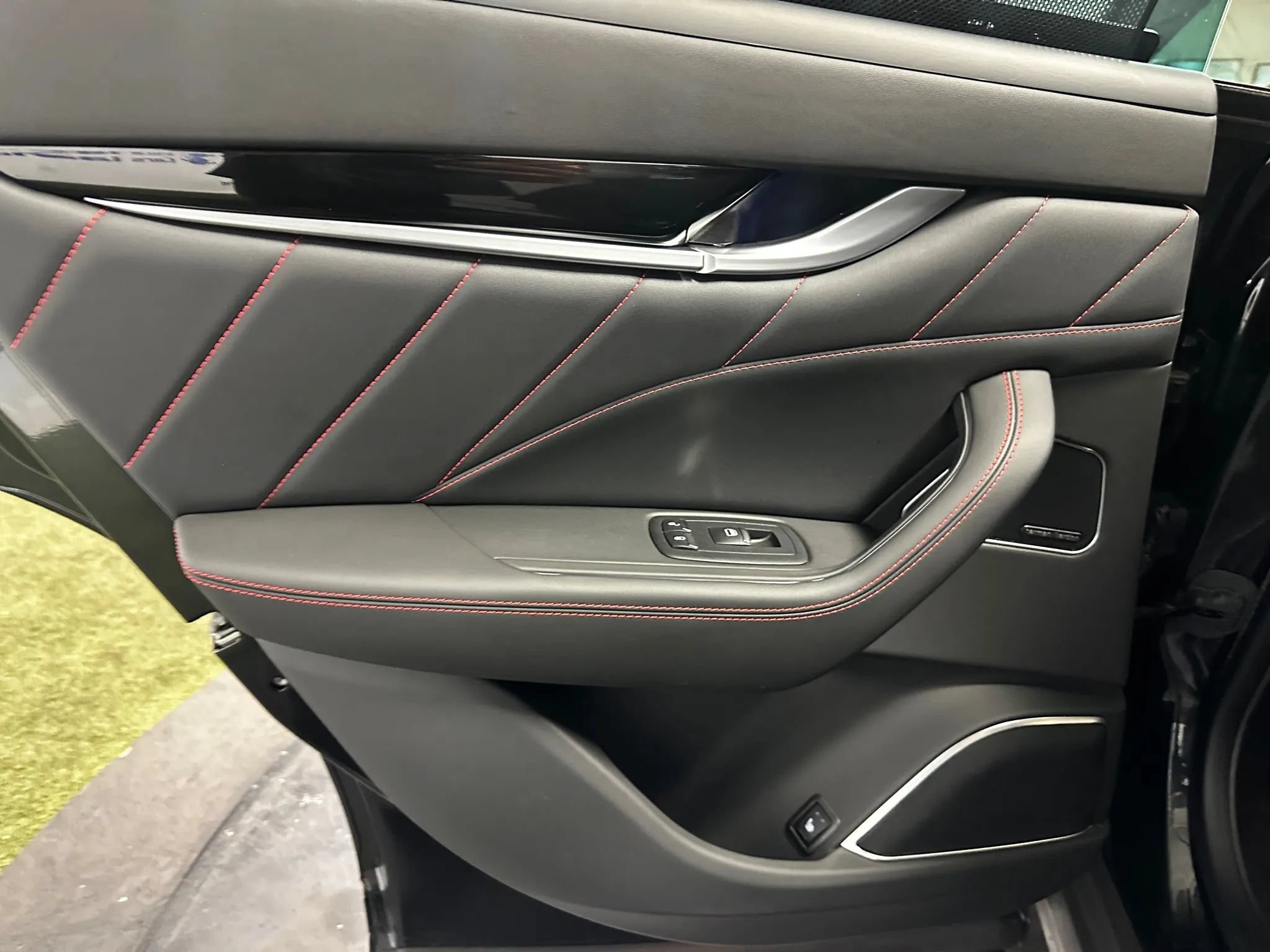 Used 2024 Maserati Levante GT Ultima AWD/4WD image 16