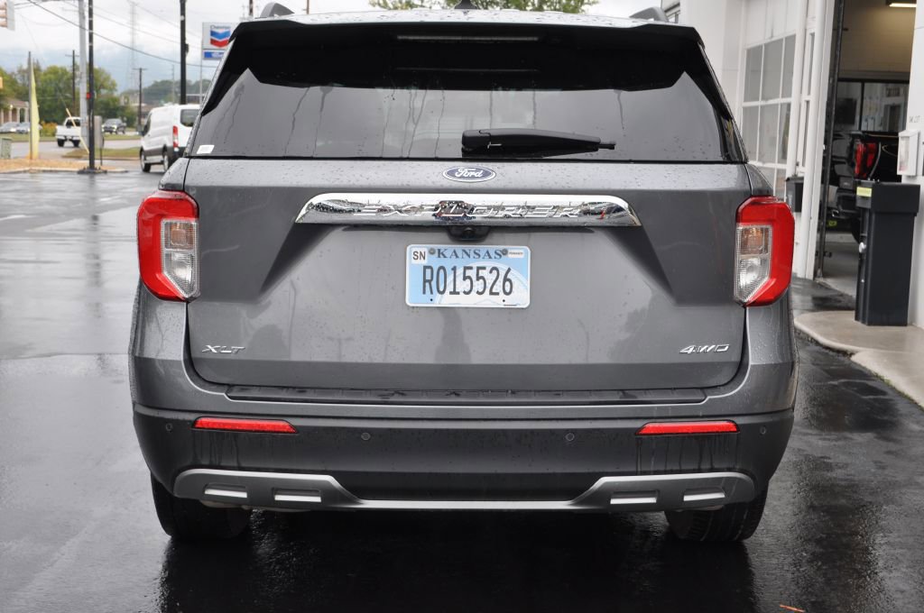 Used 2024 Ford Explorer XLT w/ Equipment Group 202A image 4