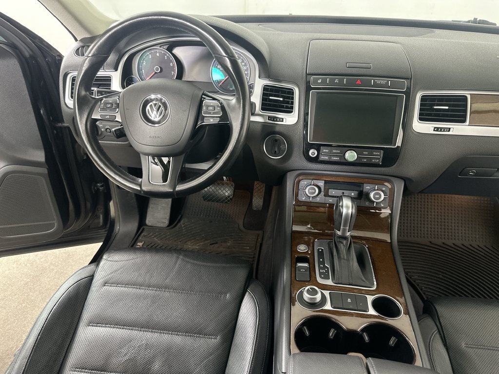 Used 2016 Volkswagen Touareg VR6 AWD/4WD image 18