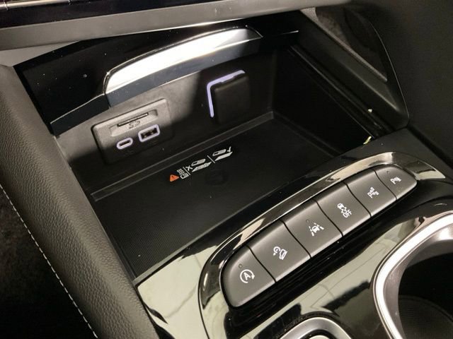 Used 2023 Buick Envision Avenir image 24