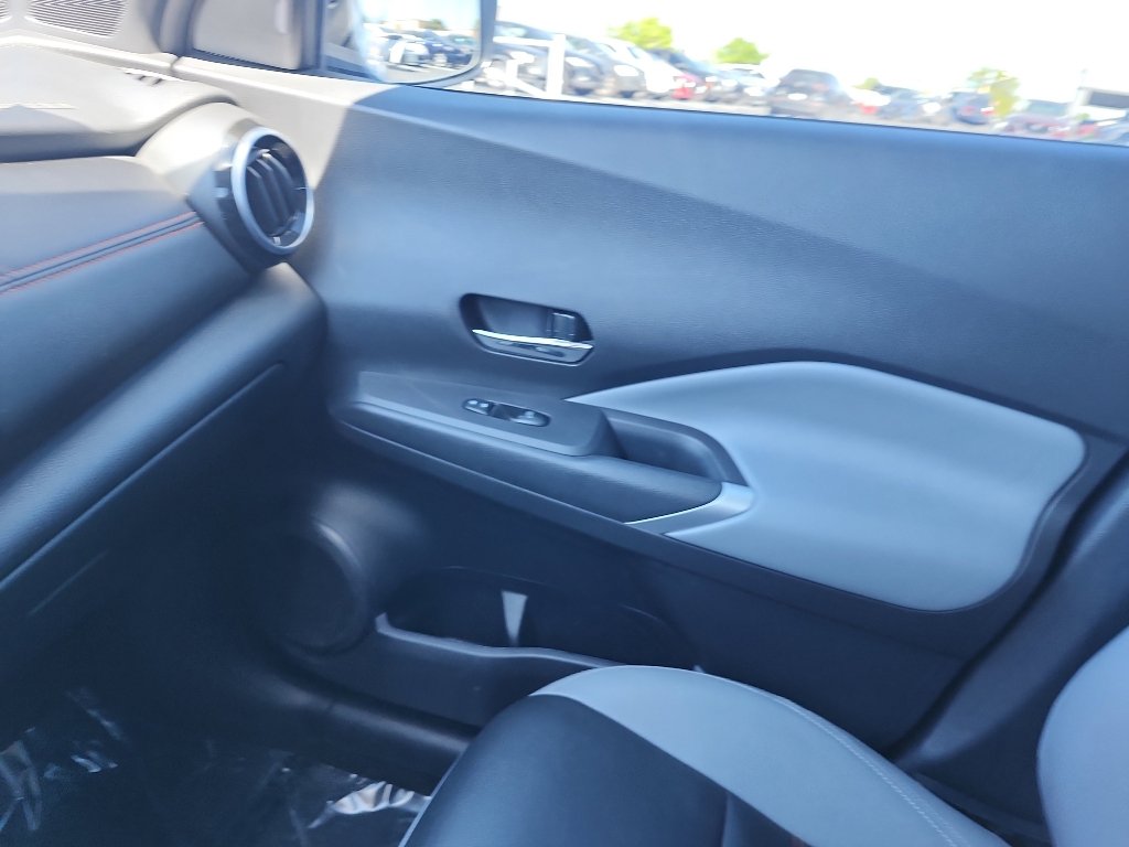 Used 2024 Nissan Kicks SR w/ SR Premium Package FWD image 30