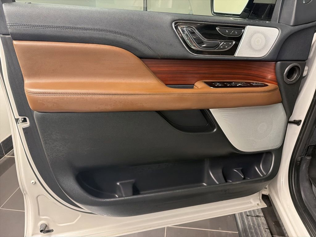 Certified 2023 Lincoln Navigator Reserve AWD/4WD image 28