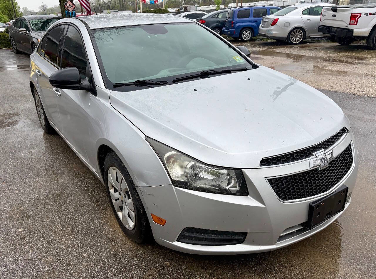 Used 2013 Chevrolet Cruze LS image 7