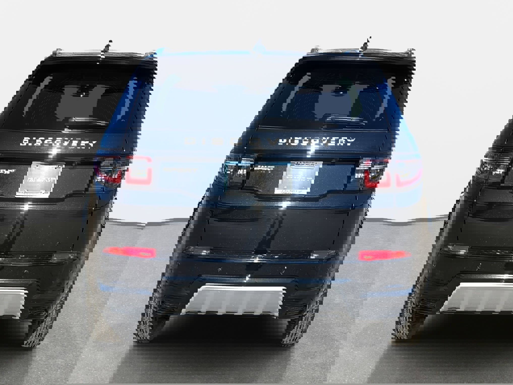 New 2025 Land Rover Discovery Sport S image 6