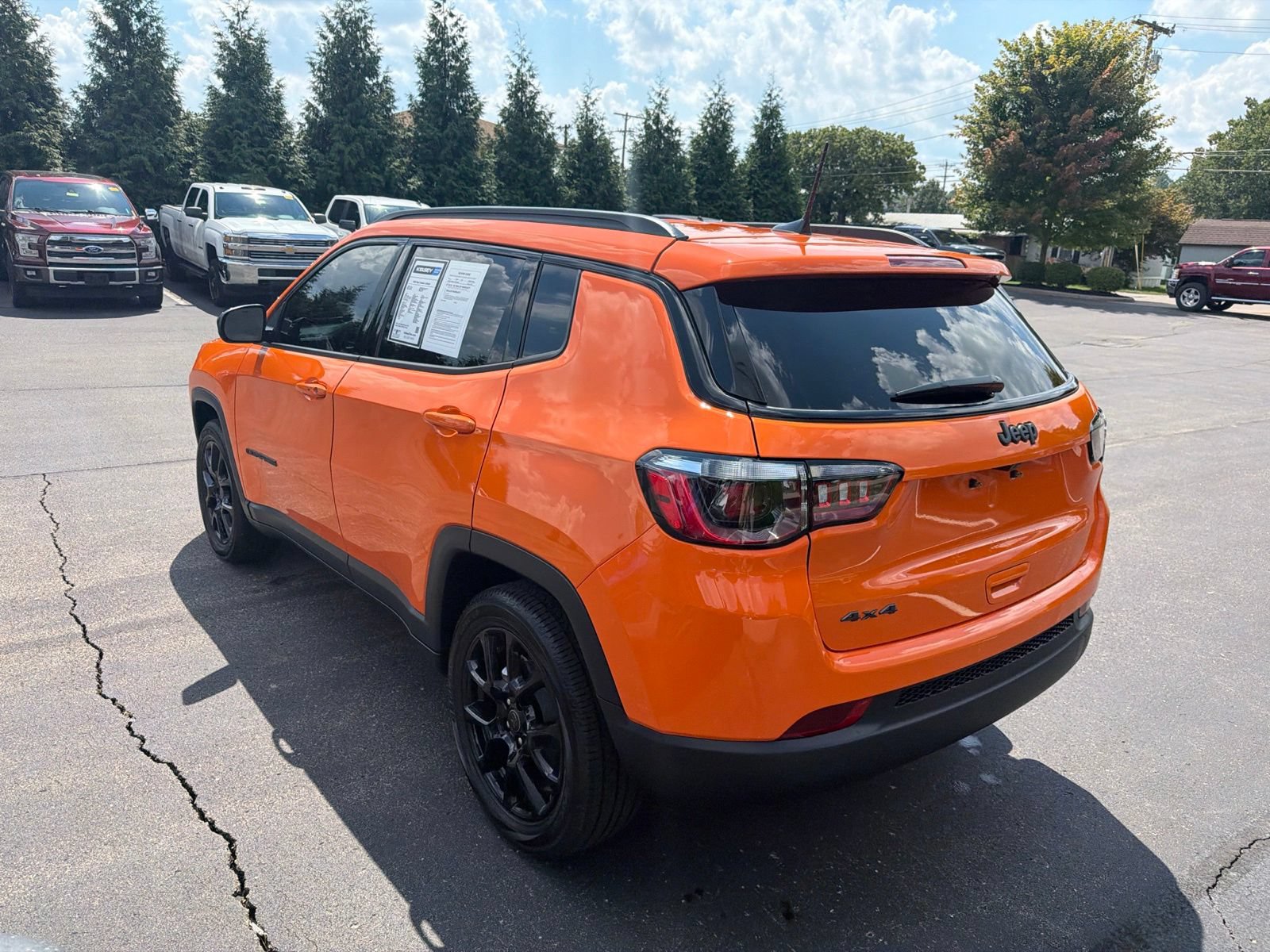 Used 2026 Jeep Compass Latitude AWD/4WD image 3