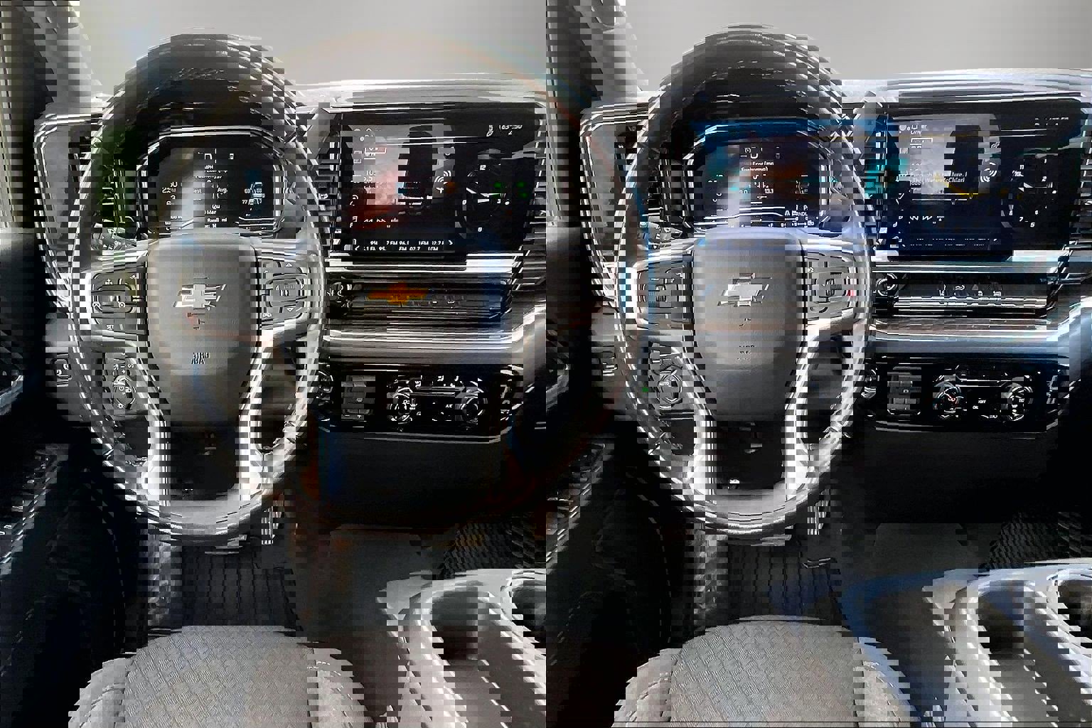 Used 2024 Chevrolet Silverado 2500 LT image 9