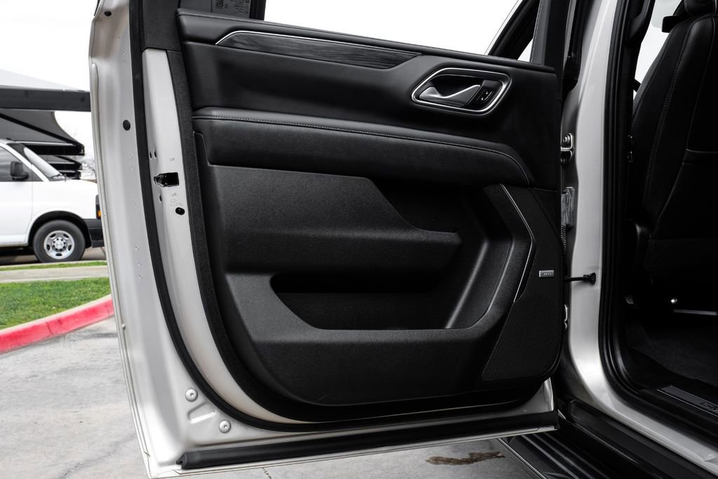 Used 2021 GMC Yukon XL SLT w/ SLT Premium Package image 46