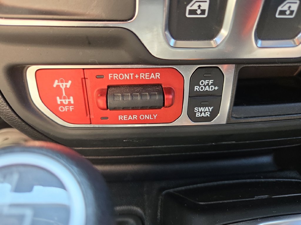 Used 2021 Jeep Wrangler Rubicon w/ Cold Weather Group AWD/4WD image 41