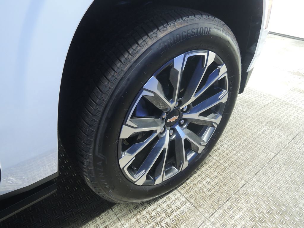 Used 2025 Chevrolet Tahoe High Country image 41