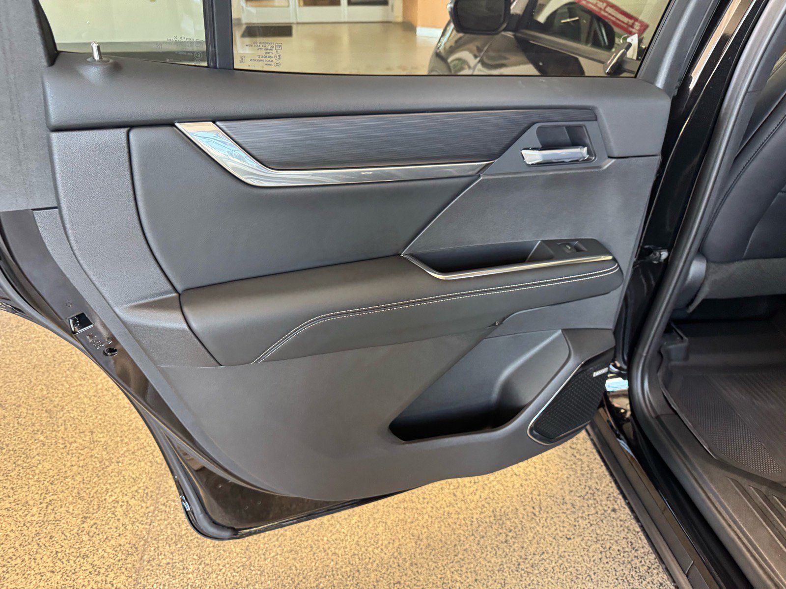 New 2026 GMC Acadia Elevation w/ Elevation Premium Package AWD/4WD image 9