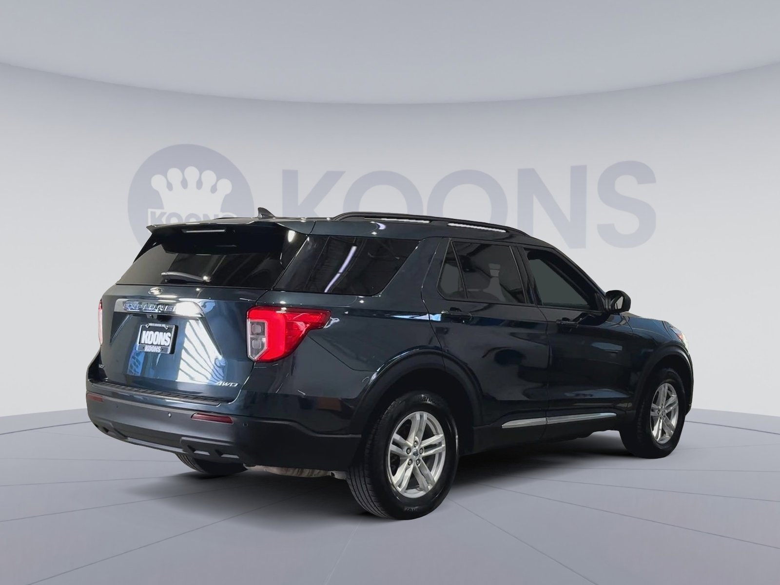 Used 2023 Ford Explorer XLT image 11