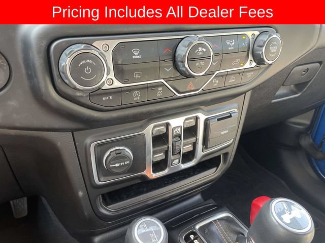 Used 2022 Jeep Wrangler Unlimited Sahara AWD/4WD image 33