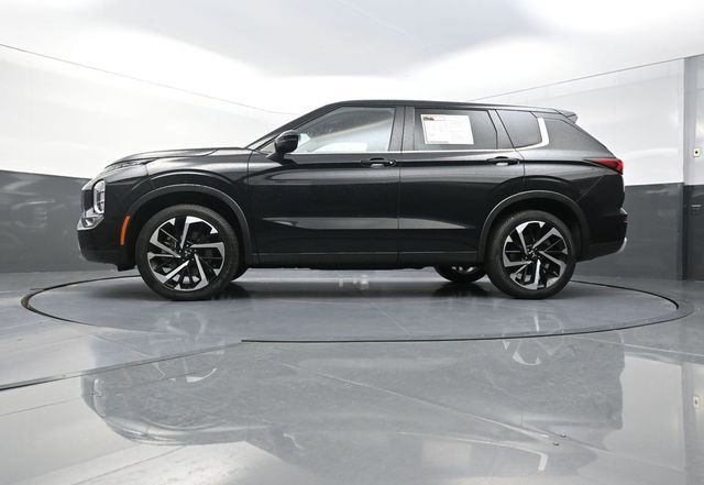 Used 2023 Mitsubishi Outlander SE image 22