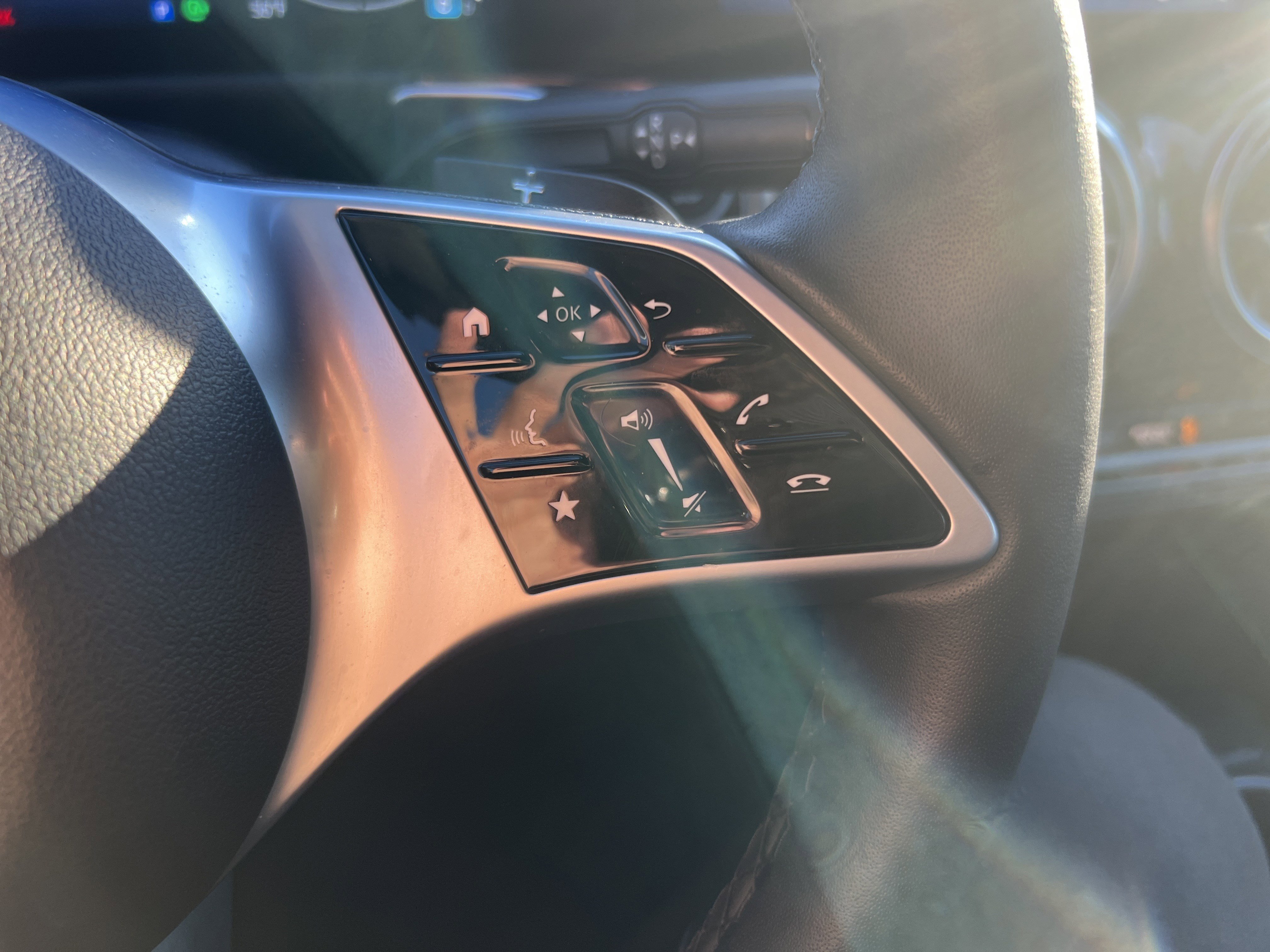 Certified 2025 Mercedes-Benz GLB 250 4MATIC image 20