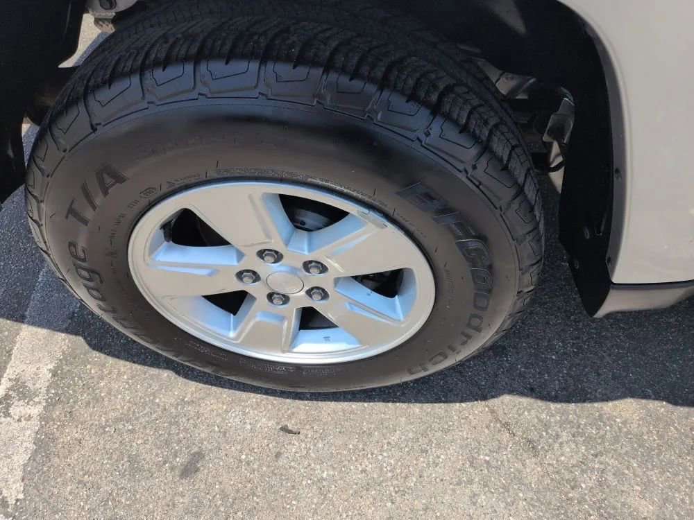 Used 2011 Jeep Liberty Sport image 11