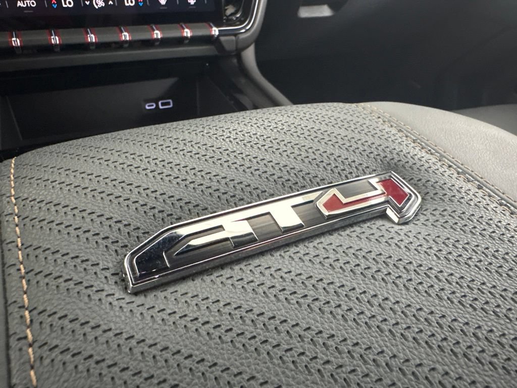 Used 2025 GMC Yukon AT4 w/ AT4 Premium Plus Package AWD/4WD image 14