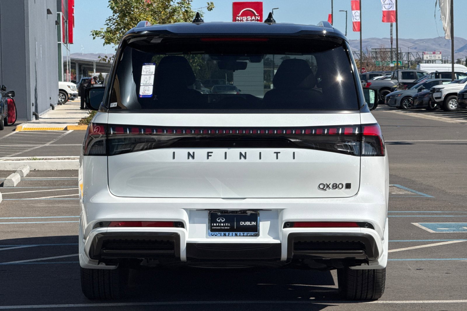 New 2026 INFINITI QX80 Autograph w/ Premium Cargo Package image 4