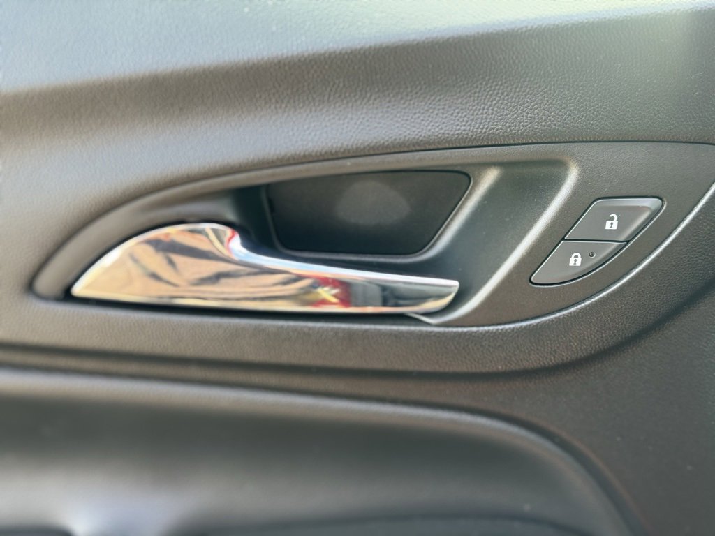 Used 2022 Chevrolet Equinox LT image 23