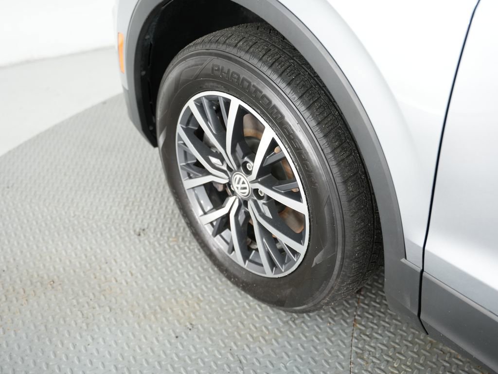 Used 2020 Volkswagen Tiguan SE FWD image 54