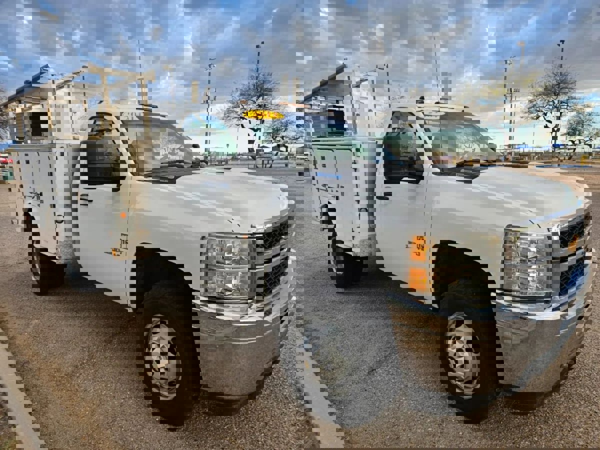 Used 2014 Chevrolet Silverado 3500 W/T image 42