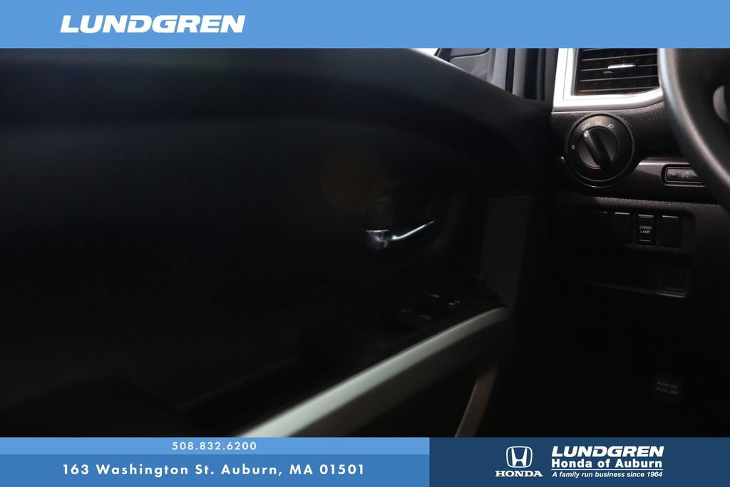 Used 2019 Nissan Titan SV AWD/4WD image 24