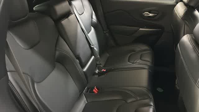 Used 2021 Jeep Cherokee Latitude Lux FWD image 31