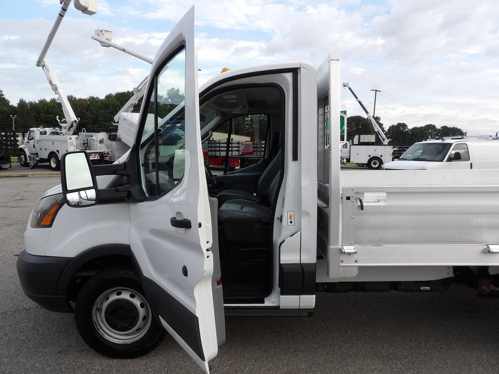 Used 2017 Ford Transit 250 138 RWD image 13
