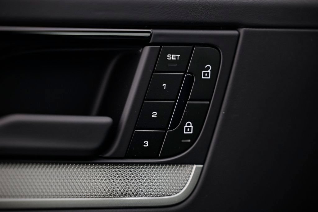 New 2026 Porsche Cayenne AWD/4WD image 19