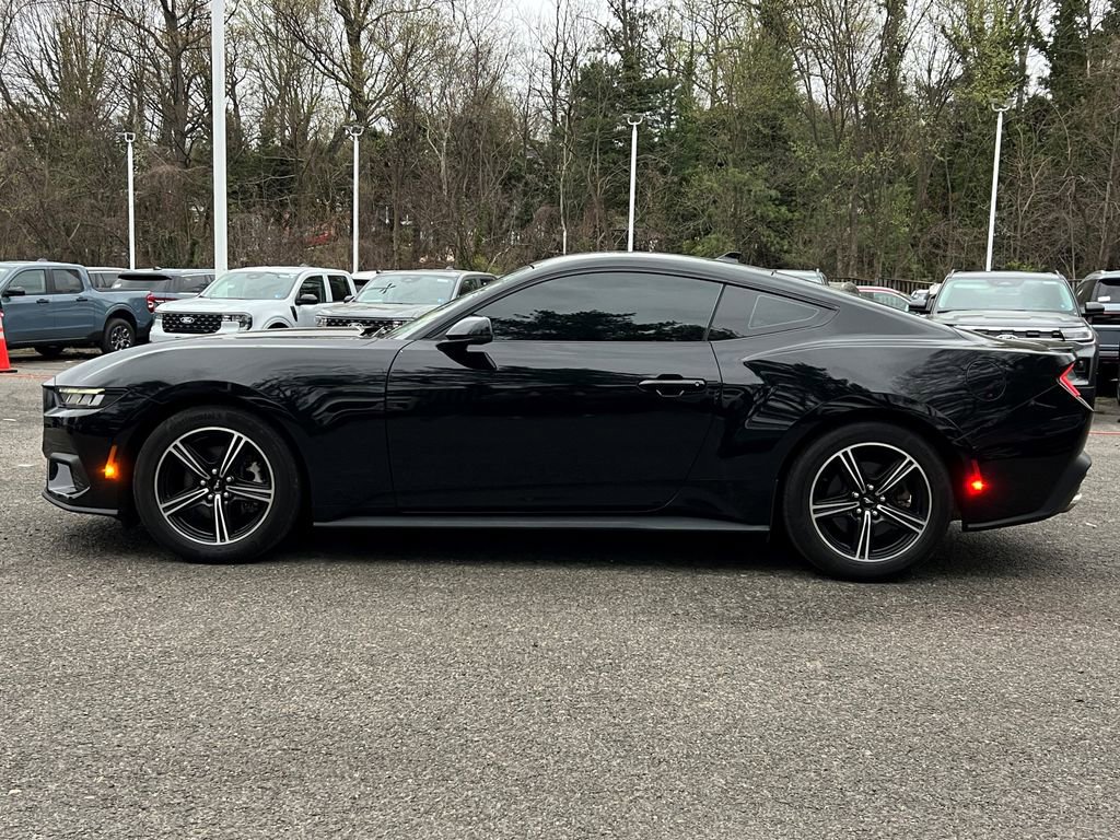 Used 2024 Ford Mustang Premium image 4