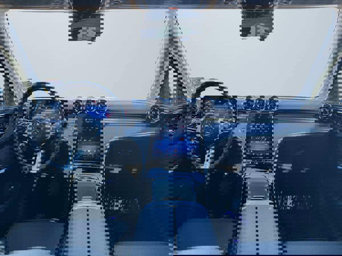 Used 2024 Mercedes-Benz C 300 Sedan image 10