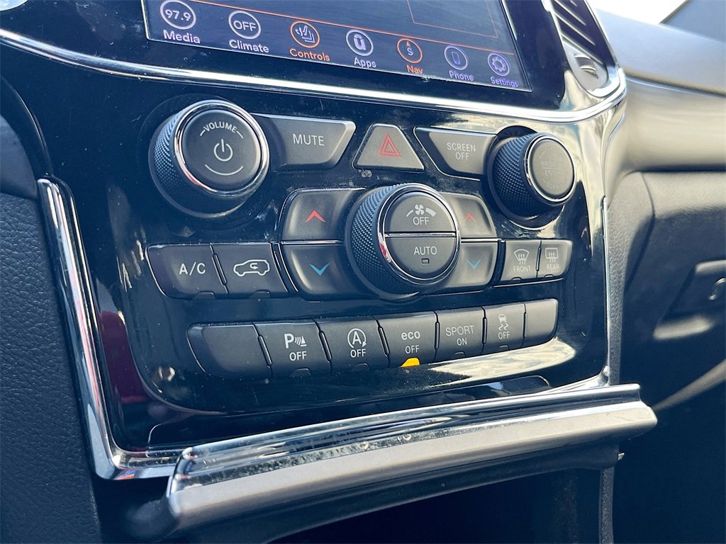 Used 2020 Jeep Grand Cherokee Altitude image 16