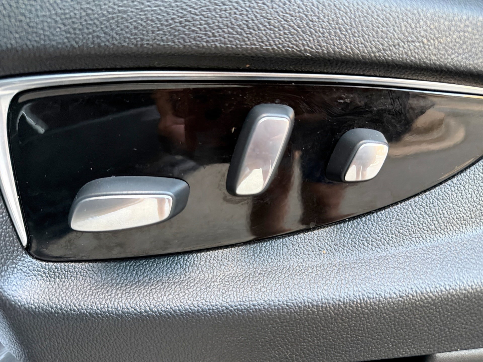 Used 2020 Cadillac Escalade Luxury AWD/4WD image 14