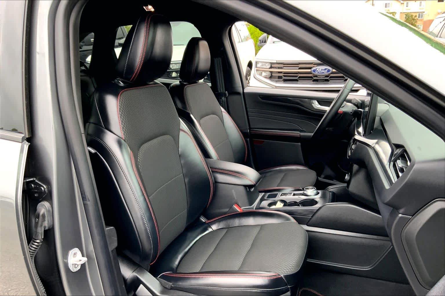 Certified 2023 Ford Escape ST-Line w/ Tech Pack #1 FWD image 9