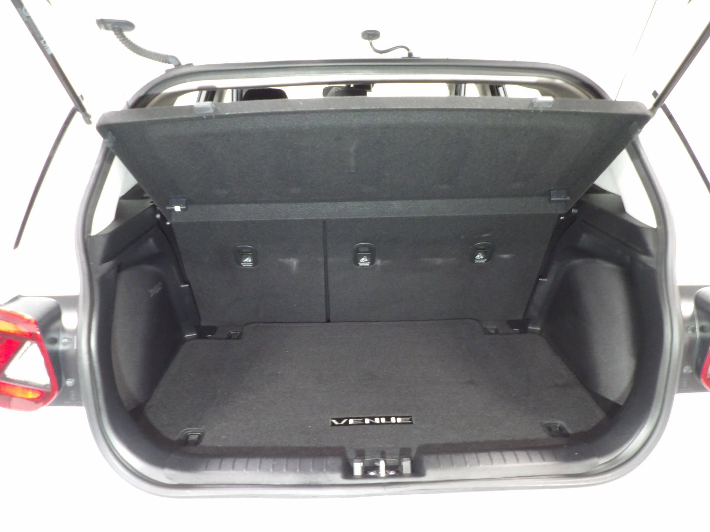 Used 2023 Hyundai Venue SEL w/ Cargo Package FWD image 8