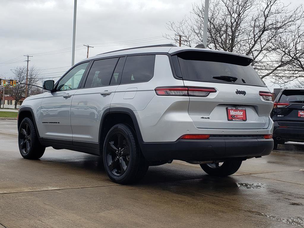 Used 2023 Jeep Grand Cherokee L Laredo image 7