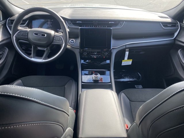 New 2025 Jeep Grand Cherokee Altitude image 54