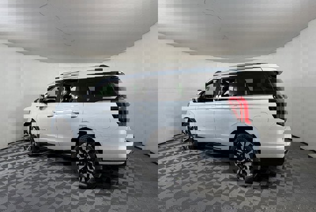 New 2026 Ford Expedition Platinum w/ Driver's Package image 3